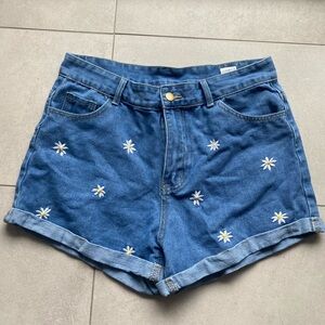 SHEIN 💙🌼💙Blue Denim Women's Shorts with Daisy Embroidery